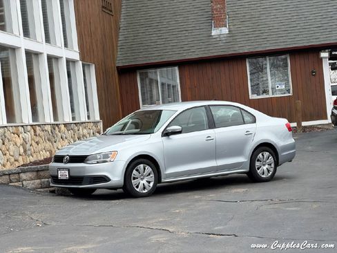Used 2014 Volkswagen Jetta SE image 2