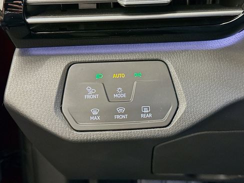 Used 2023 Volkswagen ID.4 Pro S AWD/4WD image 17