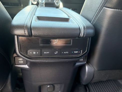 Used 2024 Toyota Grand Highlander AWD image 25