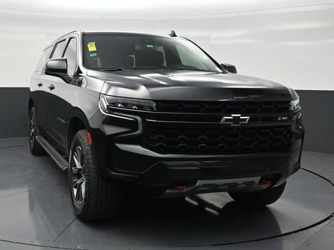 Used 2024 Chevrolet Suburban Z71 w/ Luxury Package AWD/4WD image 7