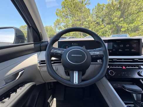 New 2026 Hyundai Tucson SEL FWD image 8