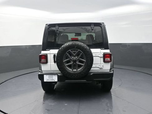 Used 2024 Jeep Wrangler Sport AWD/4WD image 9