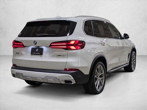 New 2026 BMW X5 xDrive40i w/ Executive Package image 2