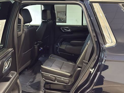 Used 2024 GMC Yukon SLT w/ SLT Luxury Package AWD/4WD image 20