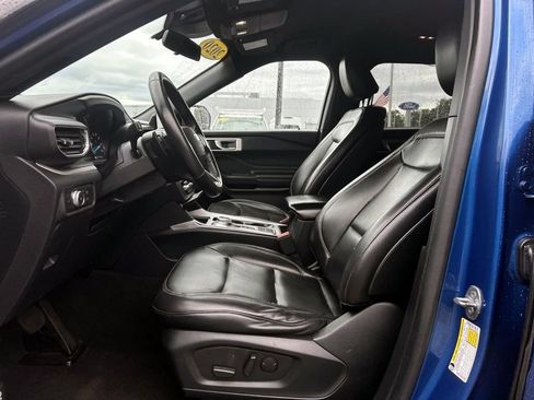 Used 2020 Ford Explorer XLT w/ Equipment Group 202A RWD image 14