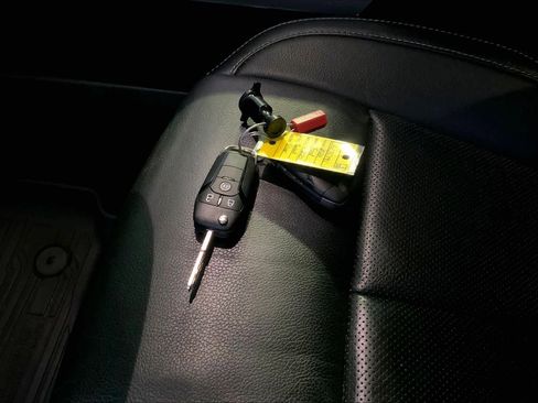 Used 2020 Ford F250 Lariat image 13