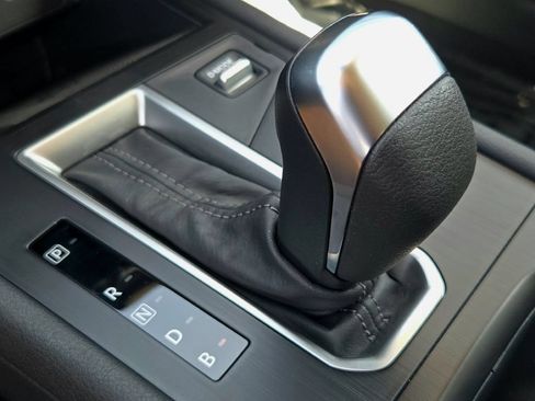Used 2025 Nissan Kicks SV w/ SV Premium Package FWD image 26