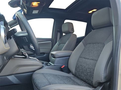 Used 2024 Chevrolet Colorado ZR2 w/ Technology Package image 28