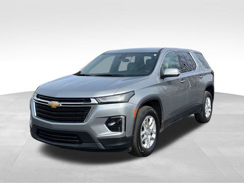 Used 2023 Chevrolet Traverse LS w/ Safety Package image 6