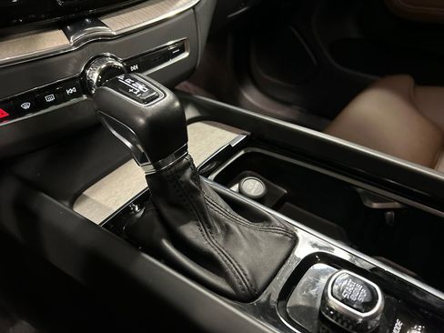 Used 2020 Volvo XC60 T6 Inscription w/ Protection Package Premier image 19