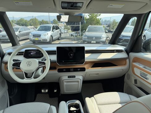 Used 2025 Volkswagen ID. Buzz 1st Edition AWD/4WD image 31