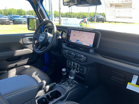 New 2026 Jeep Gladiator Sport AWD/4WD image 11