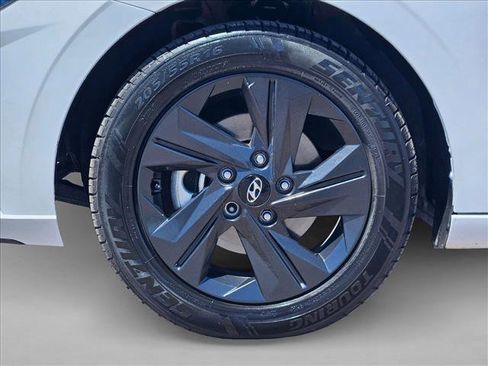 Used 2023 Hyundai Elantra Blue FWD image 28