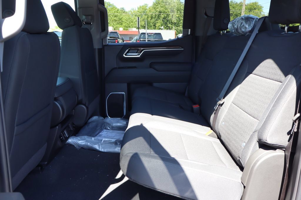 New 2026 Chevrolet Silverado 1500 LT AWD/4WD image 17