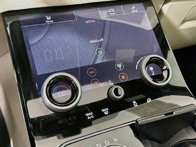 Used 2019 Land Rover Range Rover Velar S AWD/4WD image 18