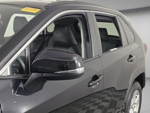 Used 2021 Toyota RAV4 XLE image 32