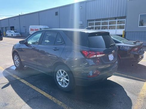 Used 2022 Chevrolet Equinox LS w/ LS Convenience Package image 22