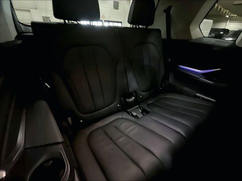 Used 2019 BMW X7 xDrive40i w/ Cold Weather Package image 27