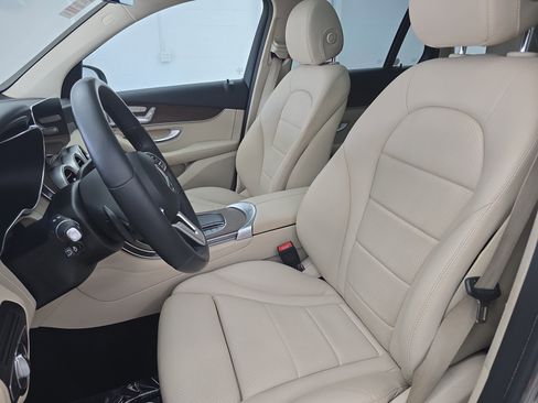 Used 2021 Mercedes-Benz GLC 300 4MATIC image 15