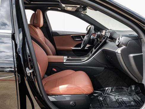 Used 2022 Mercedes-Benz C 300 Sedan w/ Exclusive Trim Package image 36