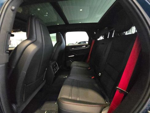 Used 2025 Porsche Cayenne GTS AWD/4WD image 18