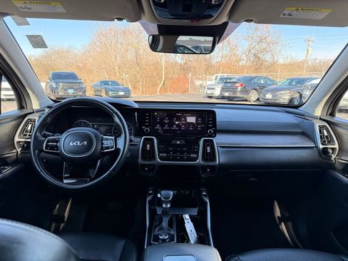 Certified 2023 Kia Sorento EX w/ Panoramic Sunroof Package image 33