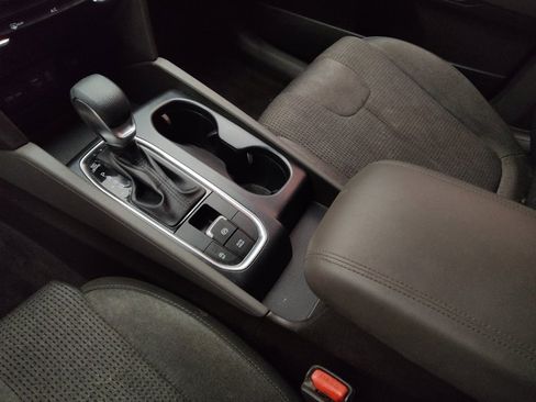 Used 2020 Hyundai Santa Fe SE w/ Cargo Package image 26