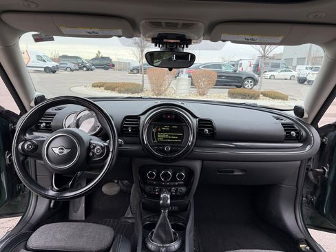 Used 2017 MINI Cooper Clubman w/ Premium Package image 21