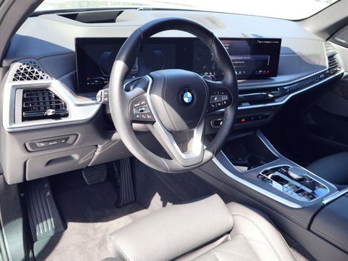 Used 2024 BMW X5 sDrive40i w/ Premium Package image 4