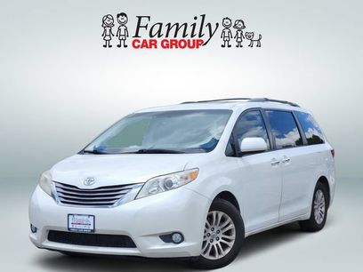 Used 2017 Toyota Sienna XLE w/ XLE Navigation Package