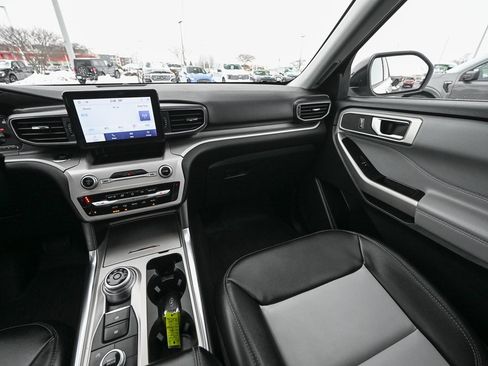 Certified 2023 Ford Explorer XLT w/ Equipment Group 202A image 34