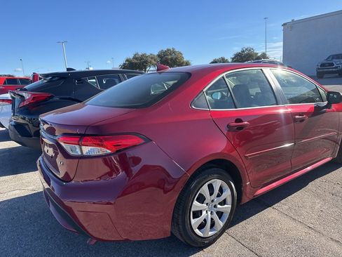 Used 2022 Toyota Corolla LE image 6