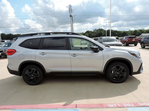 Certified 2025 Subaru Ascent Bronze Edition AWD/4WD image 4