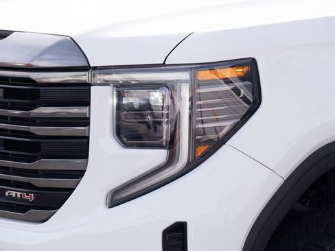 Used 2023 GMC Sierra 1500 AT4 w/ AT4 Preferred Package AWD/4WD image 24
