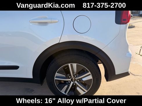 Used 2021 Kia Niro LXS image 9