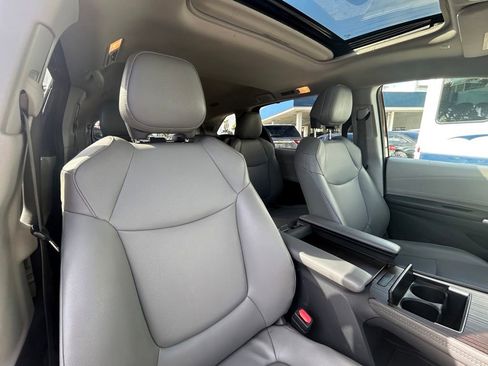 Used 2021 Toyota Sienna XLE image 27