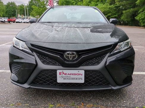 Used 2019 Toyota Camry SE FWD image 9
