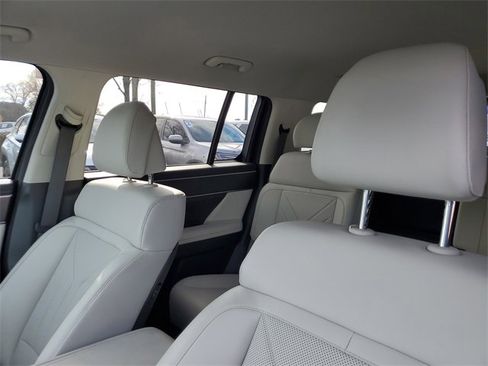 Used 2025 Hyundai Santa Fe SEL image 16