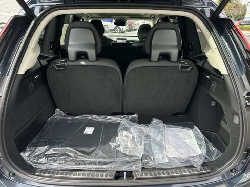 New 2026 Volvo XC90 B5 Core image 19