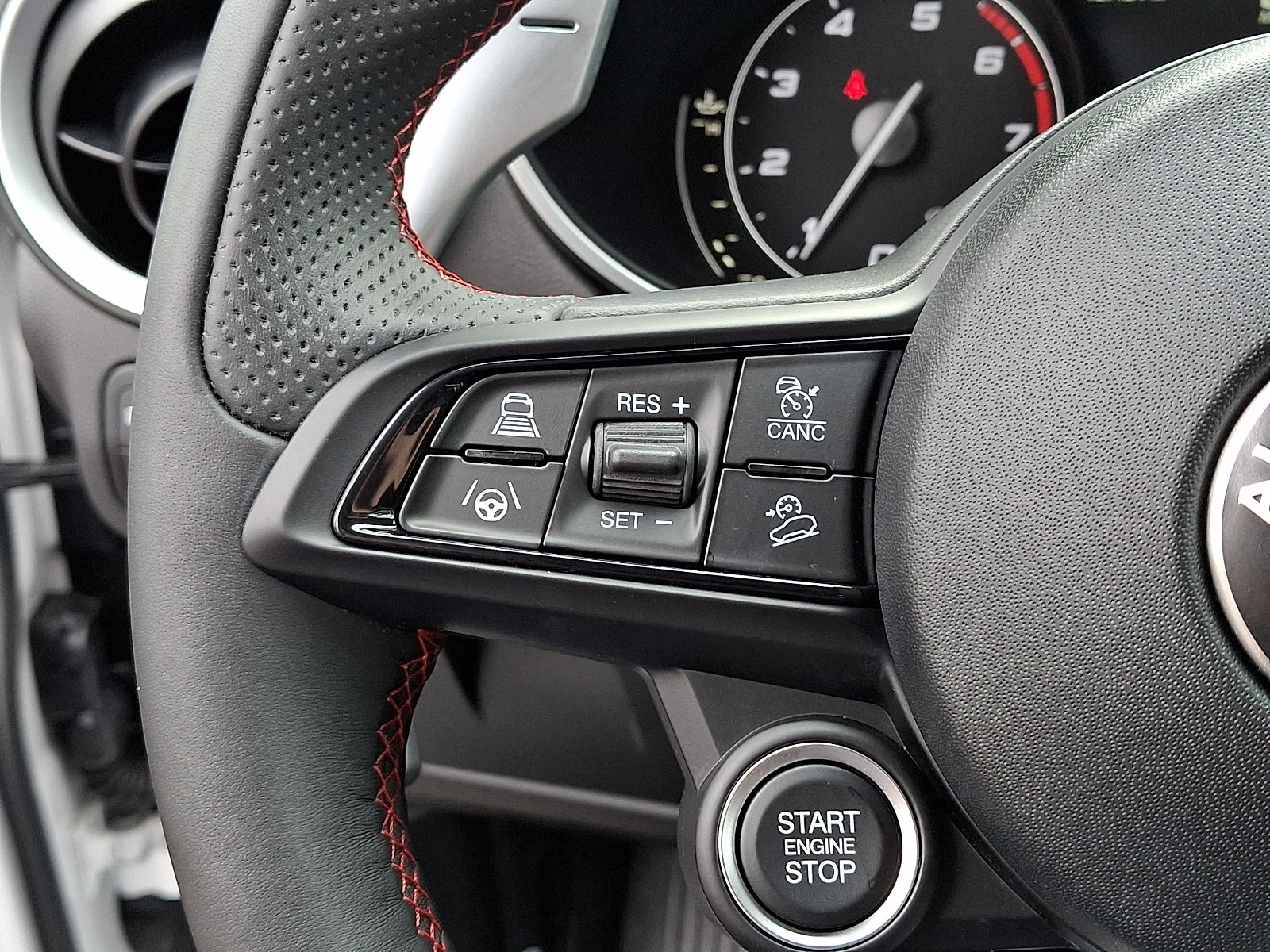Used 2023 Alfa Romeo Stelvio Estrema AWD/4WD image 23