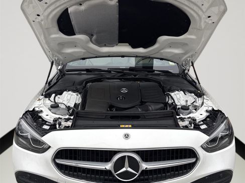 Used 2025 Mercedes-Benz C 300 4MATIC Sedan image 8