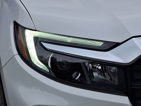 Certified 2024 Honda Passport EX-L image 9