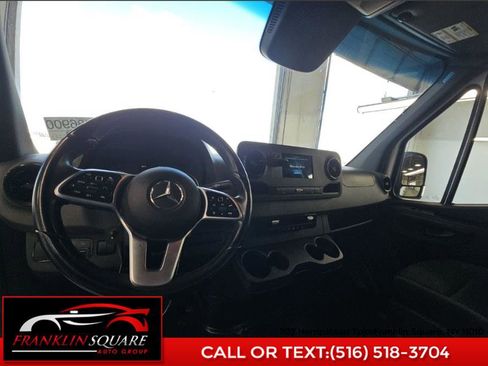 Used 2022 Mercedes-Benz Sprinter 1500 image 10