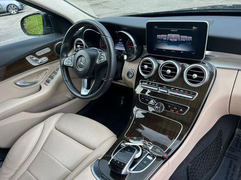 Used 2018 Mercedes-Benz C 300 4MATIC Sedan image 25