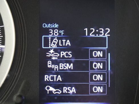 Used 2021 Toyota Corolla LE image 17