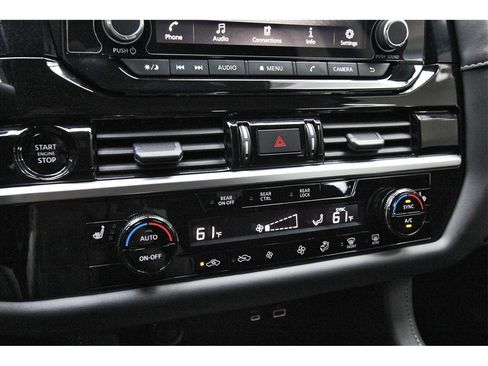 Used 2025 Nissan Pathfinder SV image 22