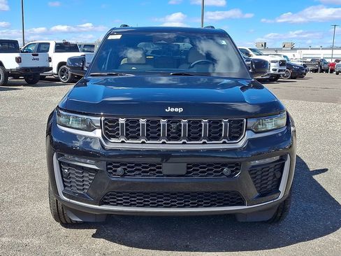 New 2026 Jeep Grand Cherokee Limited AWD/4WD image 2
