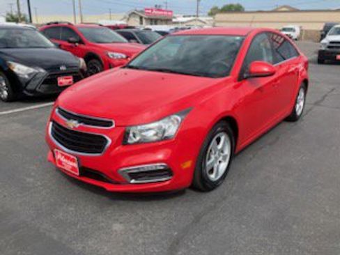 Used 2016 Chevrolet Cruze LT image 2