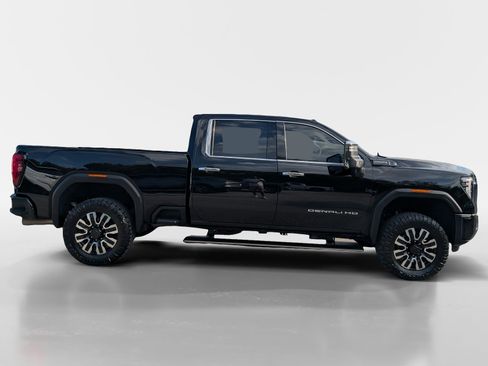 Used 2024 GMC Sierra 2500 Denali Ultimate w/ Max Trailering Package AWD/4WD image 3