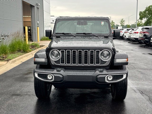 Used 2026 Jeep Wrangler Unlimited Sahara AWD/4WD image 2